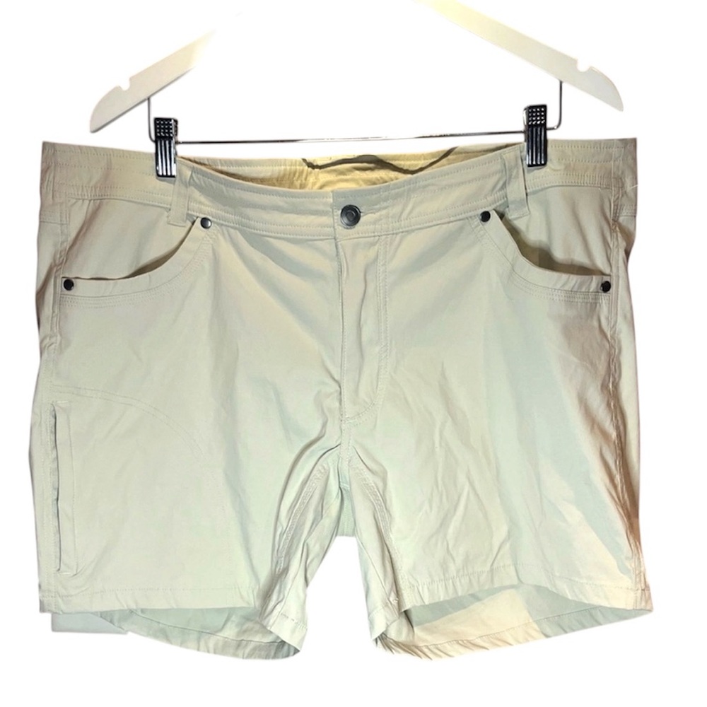 New American Outback Women’s Shorts Stone Khaki Color Size 1X NWOT